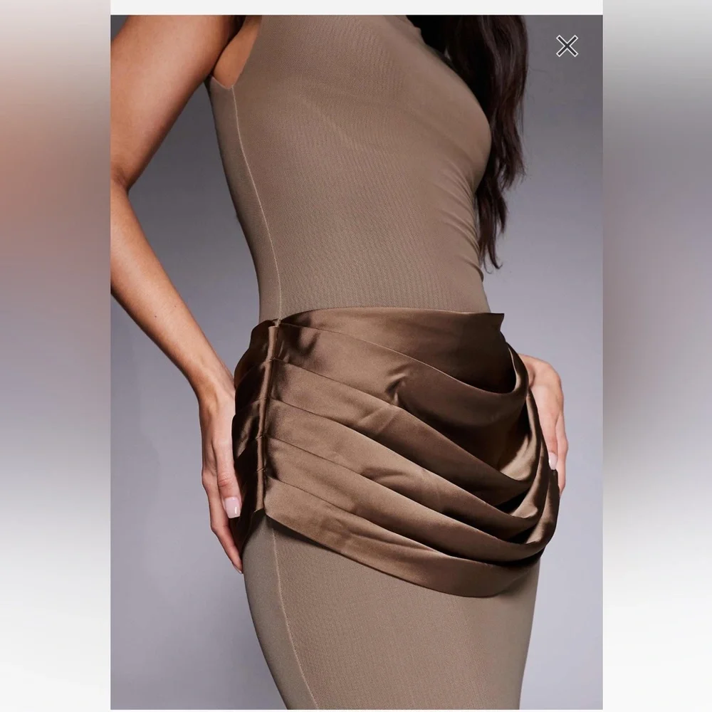 ASOS- Wander Doll taupe shoulder pad satin drape waist detail bodycon maxi dress - Picture 4 of 5